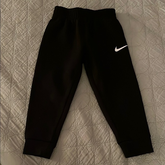 NIKE kid’s black sweatpants, size 3T - Picture 1 of 5